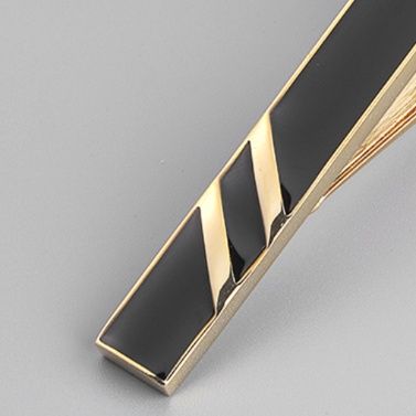 ネクタイピン 斜線装飾が美しい金属製ネクタイピン