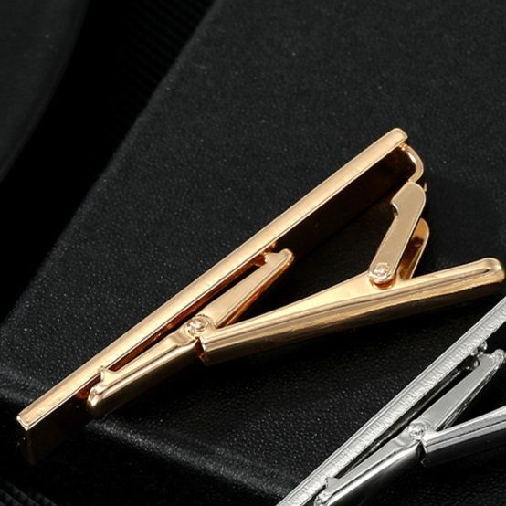 ネクタイピン 天然石装飾金枠ネクタイピン上品仕上げ