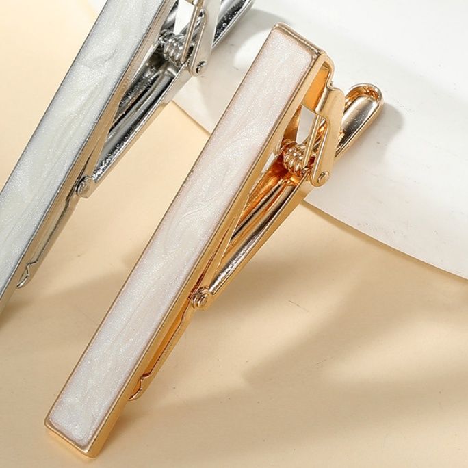 ネクタイピン 天然石装飾金枠ネクタイピン上品仕上げ