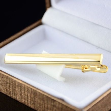 ネクタイピン 上品な艶感が魅力の細身ストレートネクタイピン