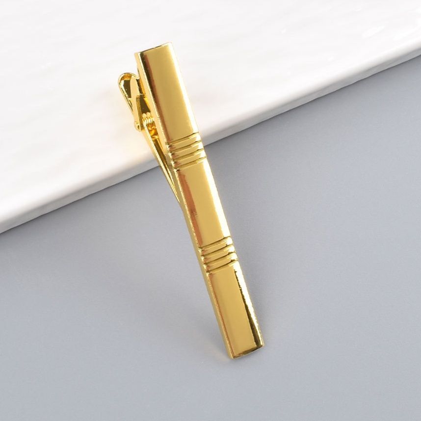 ネクタイピン 高級感溢れる縦線装飾ネクタイピン