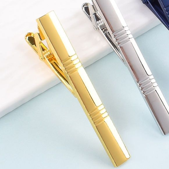 ネクタイピン 高級感溢れる縦線装飾ネクタイピン