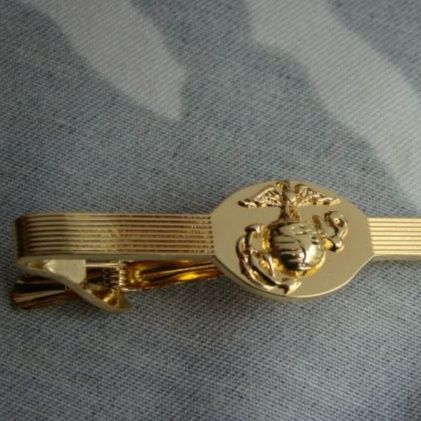 ネクタイピン 海兵隊紋章付き金製ネクタイピン