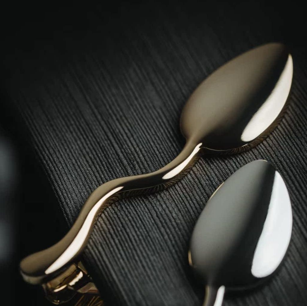 ネクタイピン 流線型楕円デザイン高級ネクタイピン
