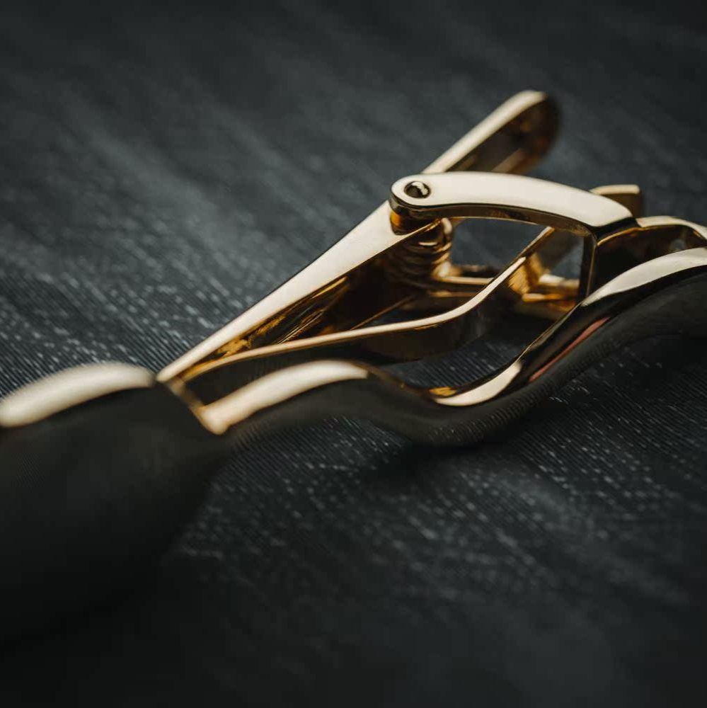 ネクタイピン 流線型楕円デザイン高級ネクタイピン