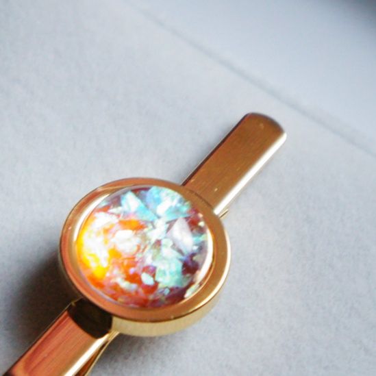 ネクタイピン 彩雲石装飾円形金製ネクタイピン