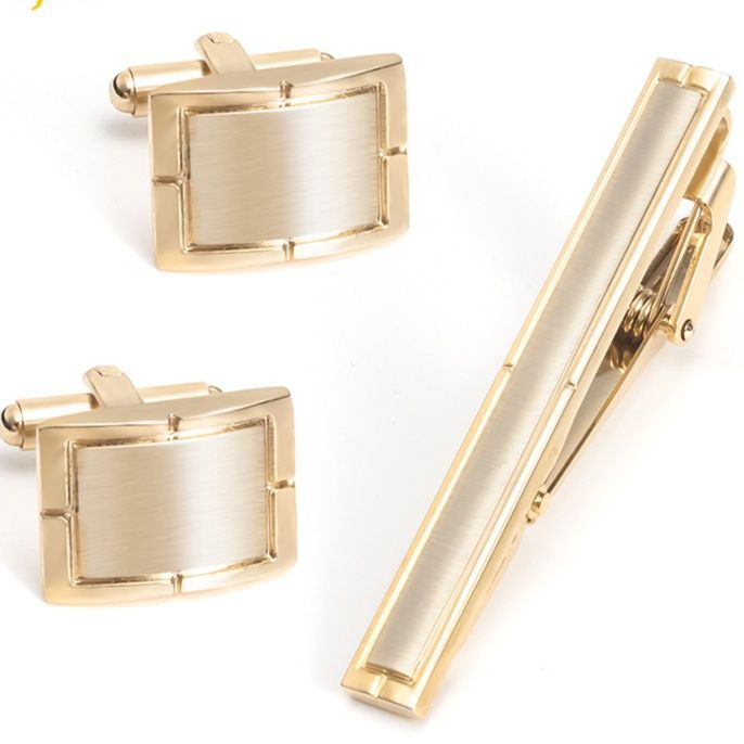 結婚式におすすめのネクタイピン5選