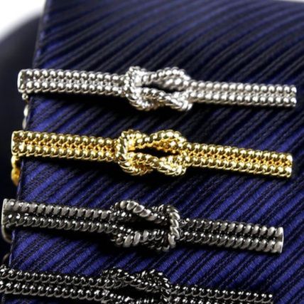 ネクタイピン 結び目装飾金属製ネクタイピン