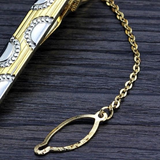 ネクタイピン 半円装飾縦縞模様金製ネクタイピン