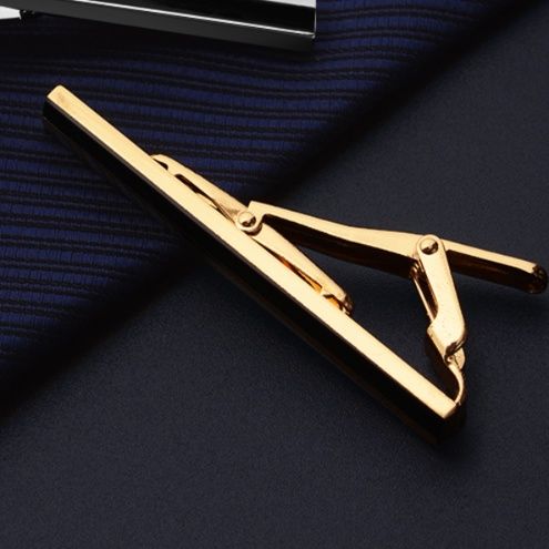 ネクタイピン 上品な輝きを放つ金属製スリムネクタイピン