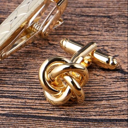 ネクタイピン 格子模様入り高級ネクタイピンとカフスボタンセット