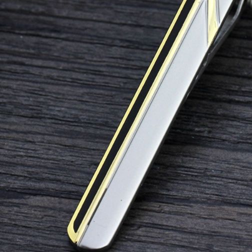 ネクタイピン 斜線装飾金属製ネクタイピン