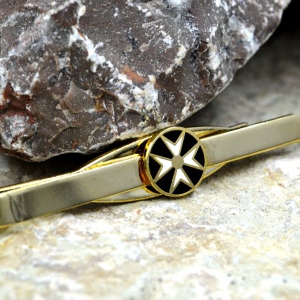 ネクタイピン 八角星紋章付き金製ネクタイピン