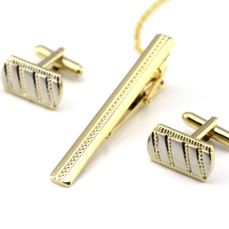ネクタイピン 上品な縞模様彫刻入りネクタイピンとカフスボタンセット