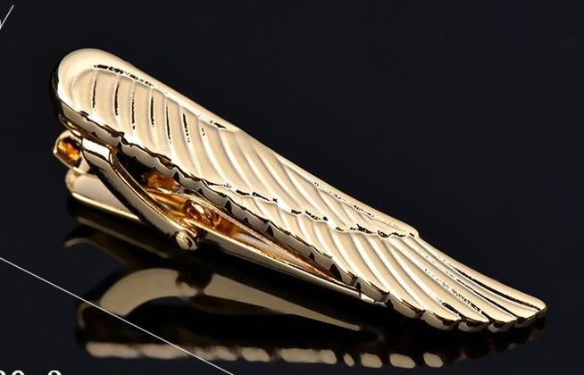 天使の翼モチーフ立体彫刻ネクタイピン