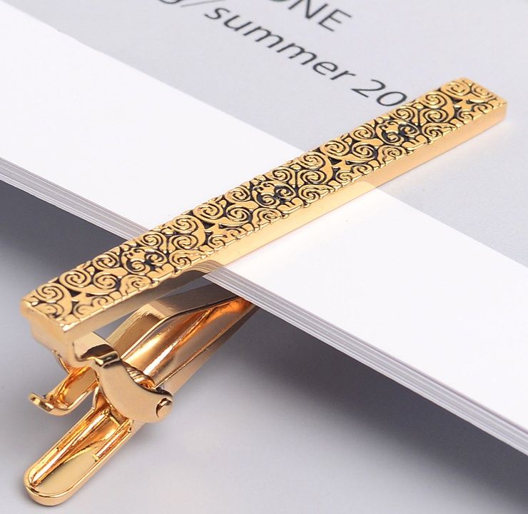 唐草模様彫刻金のネクタイピン