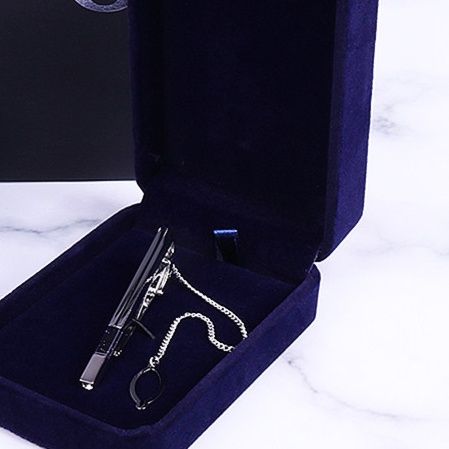 ネクタイピン 細身スタイリッシュチェーン付きネクタイピン