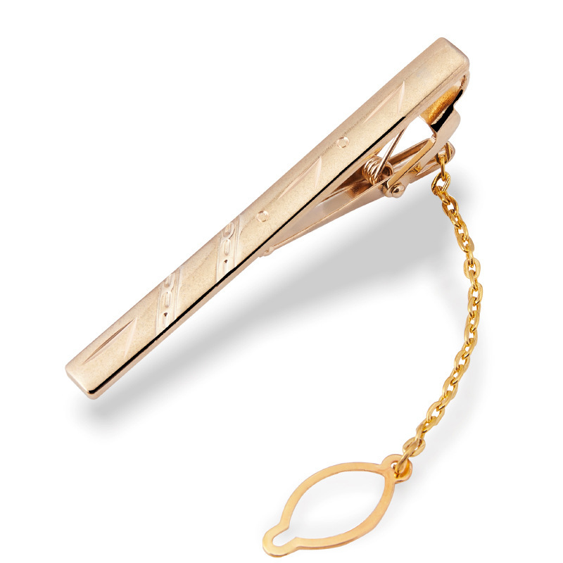 ネクタイピン 金のチェーン付きエレガントなネクタイピン