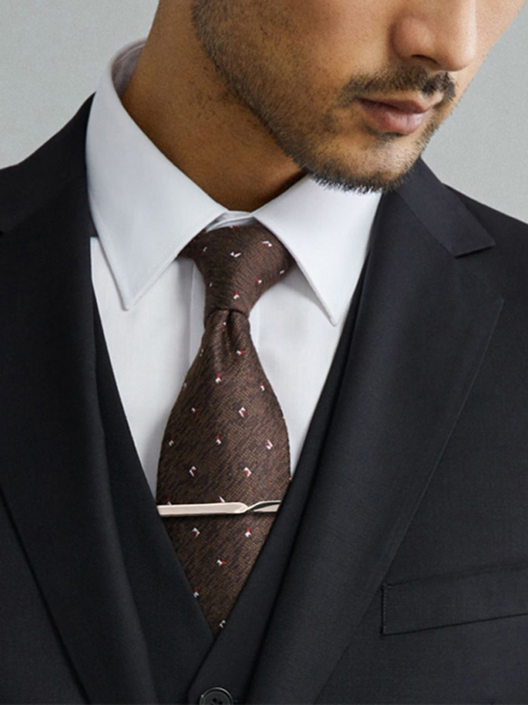 ネクタイピン 上質な輝きを放つ金属製シンプルバータイピン