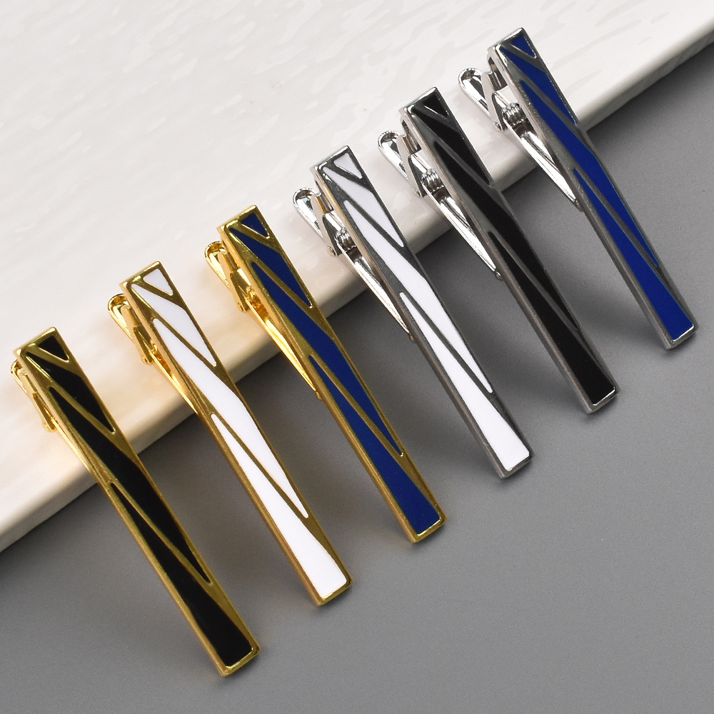 ネクタイピン 金　スリムバー縦ライン装飾