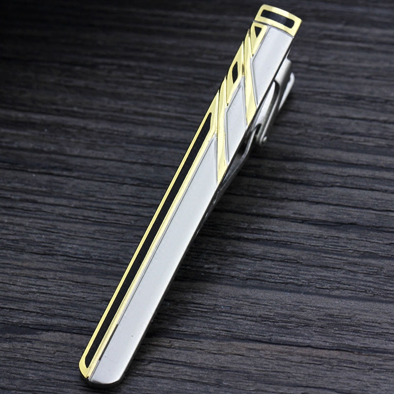 ネクタイピン 斜線装飾金属製ネクタイピン