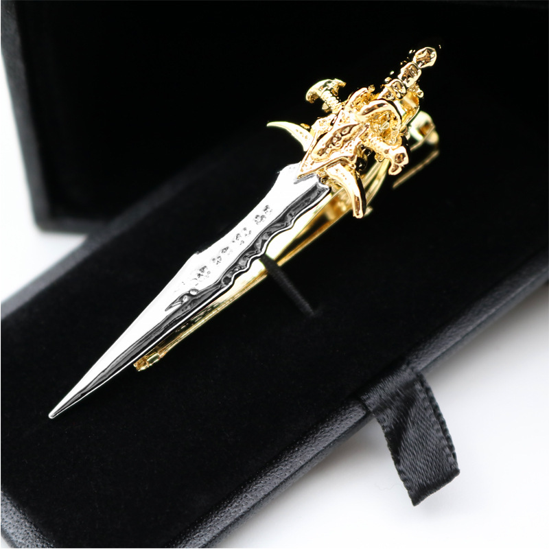 ネクタイピン 王冠装飾付き剣型ネクタイピン