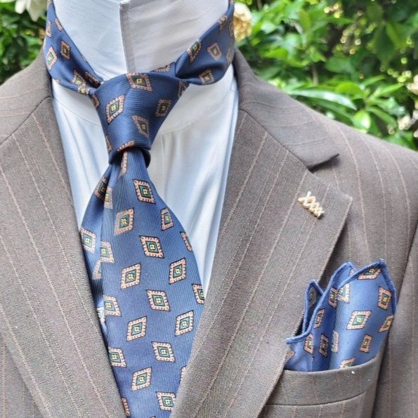 ネクタイ 菱形小紋柄ネクタイ ポケットチーフ付き