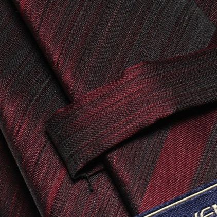 ネクタイ 上品な斜め縞模様の織り柄入り高級感ネクタイ