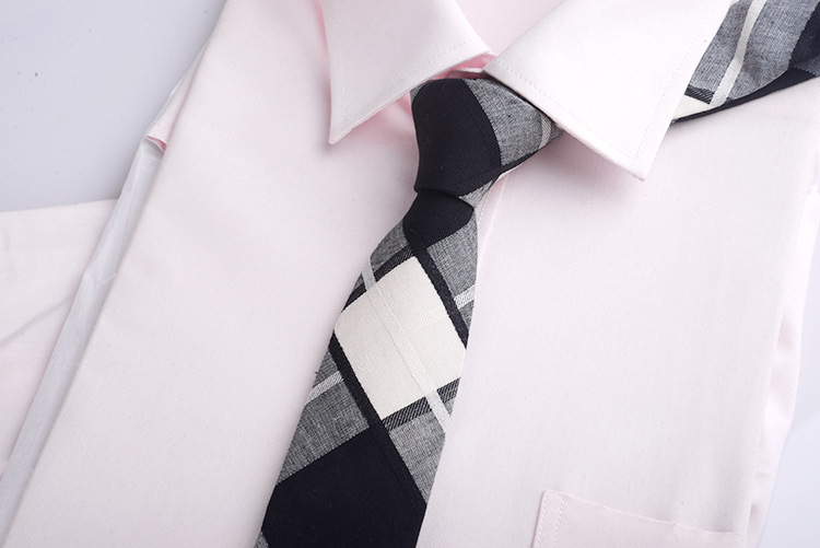 ネクタイ 大胆な斜め縞模様のモダン柄チェックネクタイ