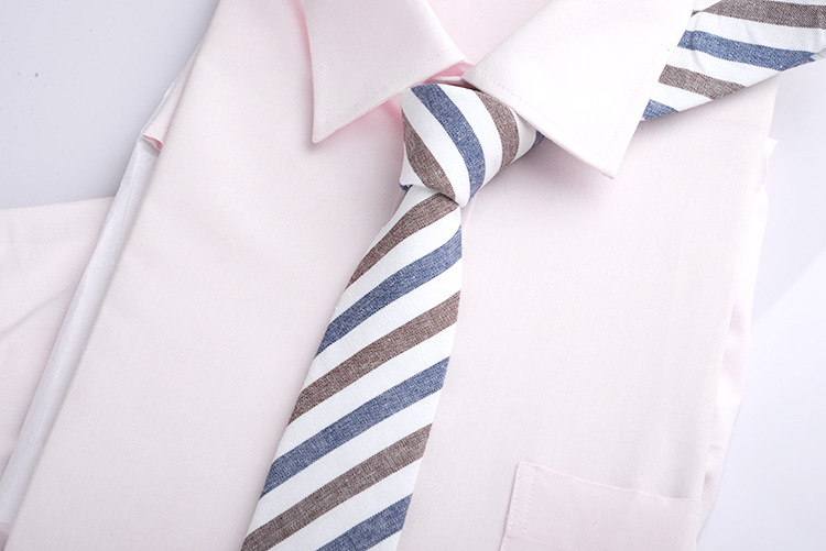 ネクタイ 大胆な斜め縞模様のモダン柄チェックネクタイ