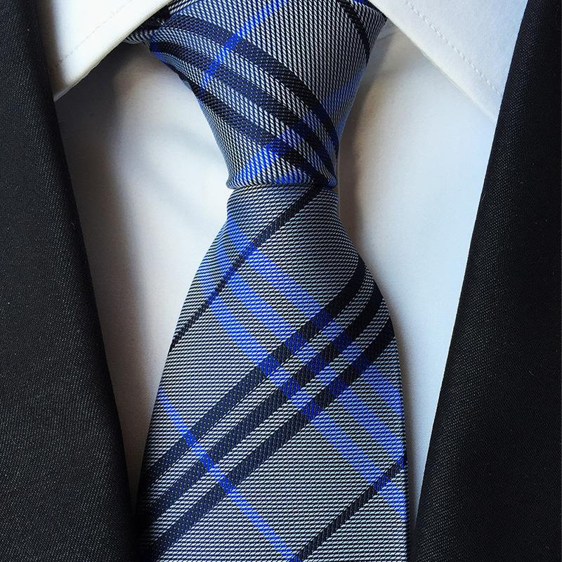 ネクタイ 斜めに流れる上品な多色ストライプネクタイ