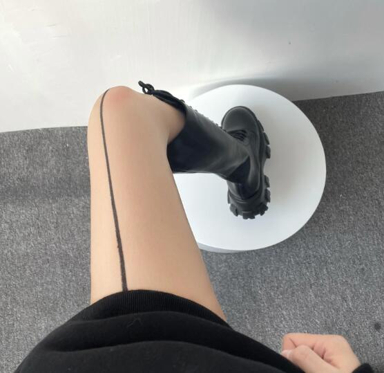 網タイツ 縦ライン入り 通気性抜群 美脚ストッキング