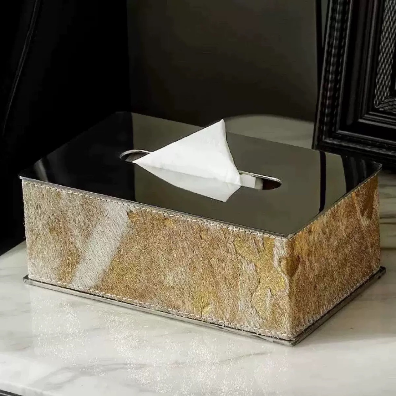 ティッシュケース 高級感漂うハラコ調アルミティッシュケース