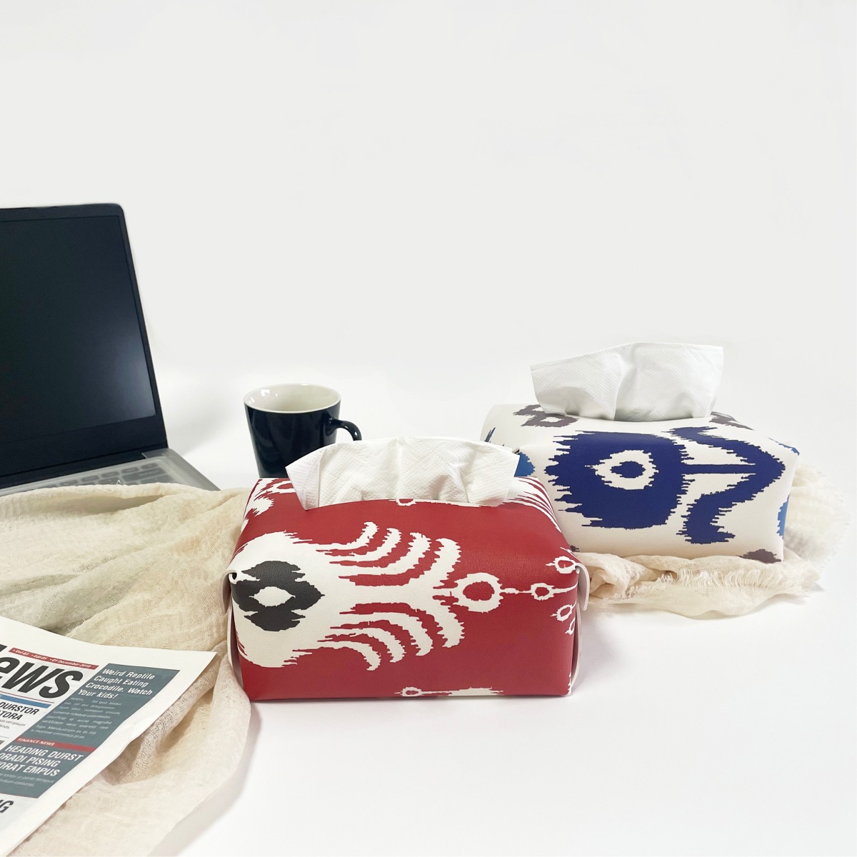 ティッシュケース 民族模様が映えるレザー製ティッシュケース