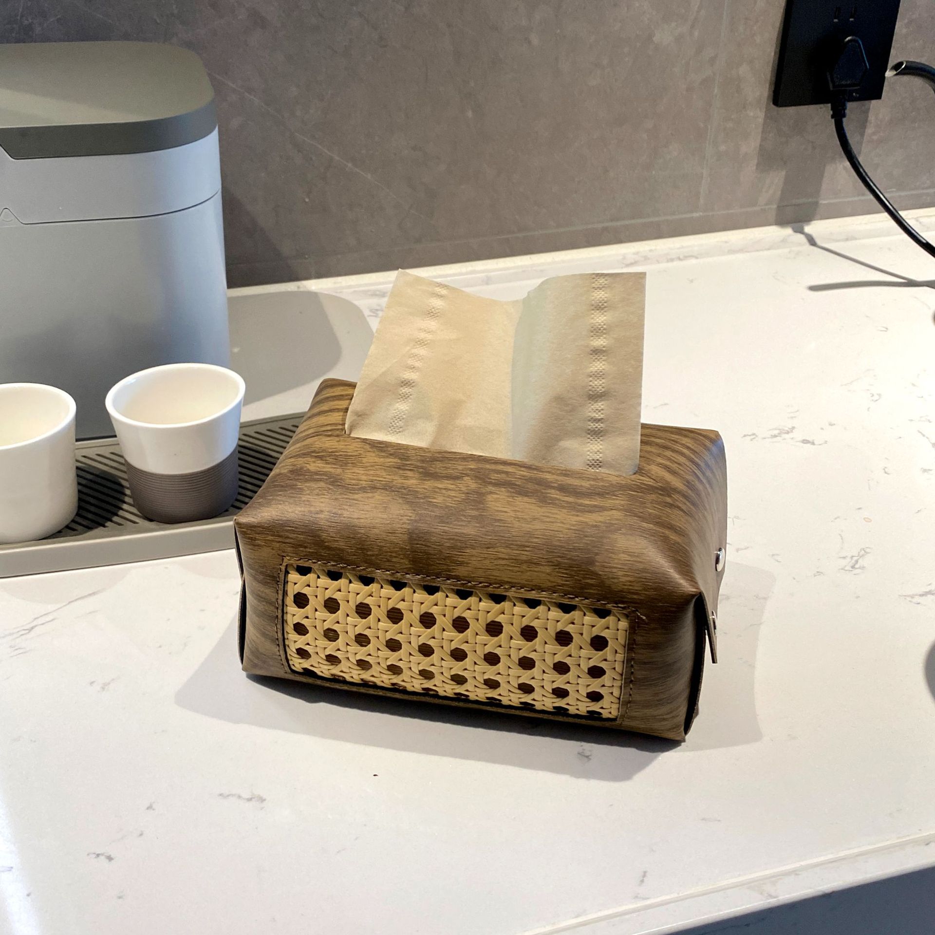 ティッシュケース 籐編み装飾付き木製ティッシュケース