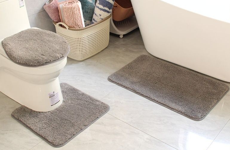 ふわふわ質感のトイレマット3点セット