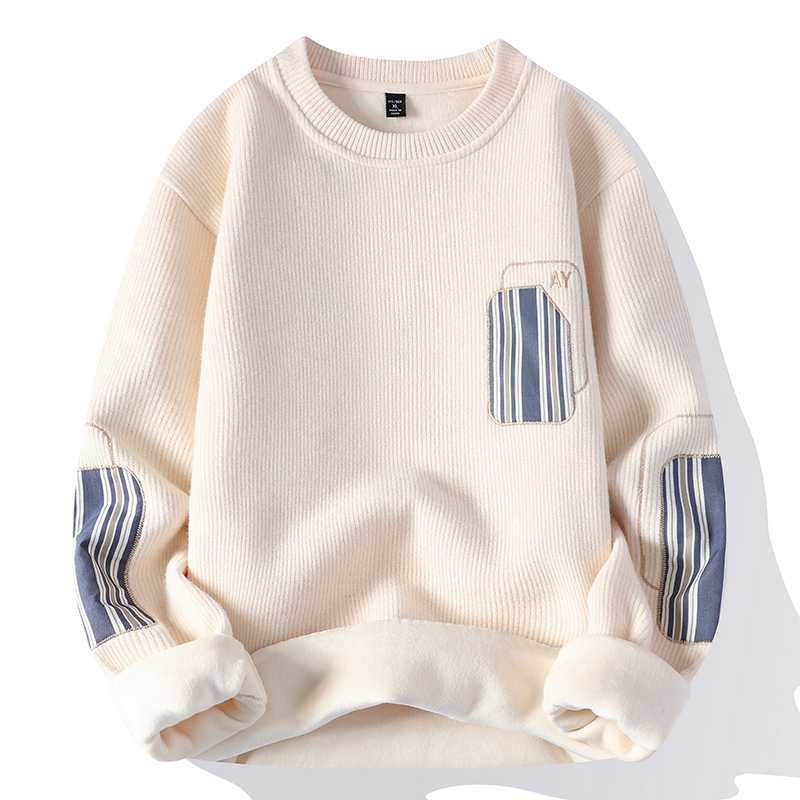 シンプル洗練！オフホワイトのメンズトレーナーで作る上品カジュアル5選