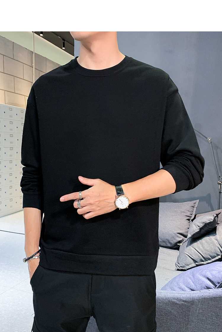 毎日着たくなる使い勝手の良さ！無地の黒トレーナーで叶える大人メンズの万能スタイル5選