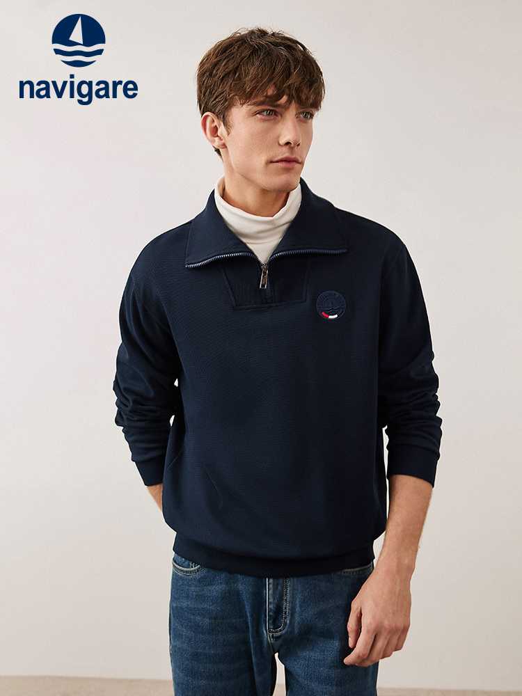 首元広いトレーナーメンズで抜け感のあるスタイルが決まる！リラックス感と品格を両立させる5選