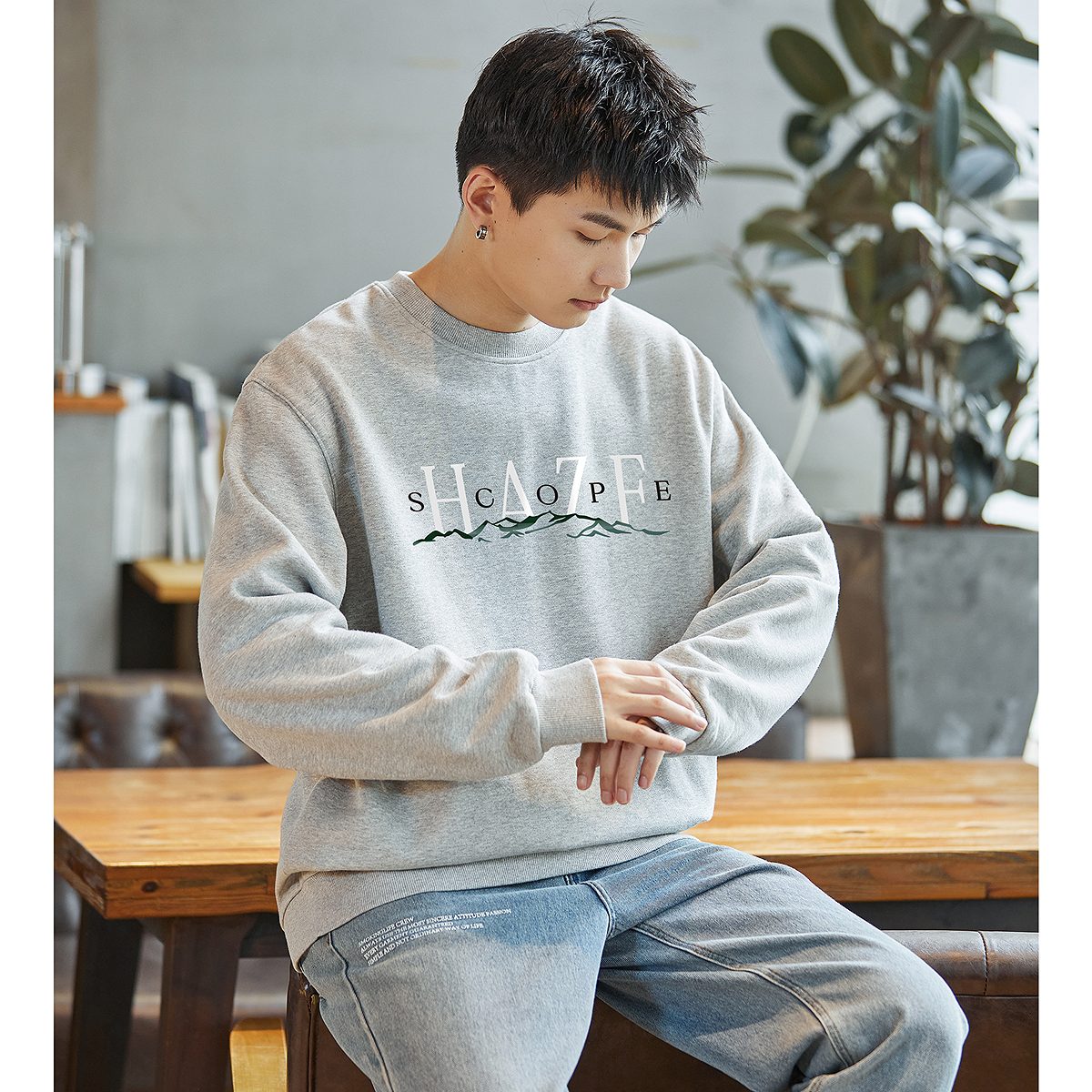 トレーナー　メンズ 山並み刺繍入り カジュアルトレーナー