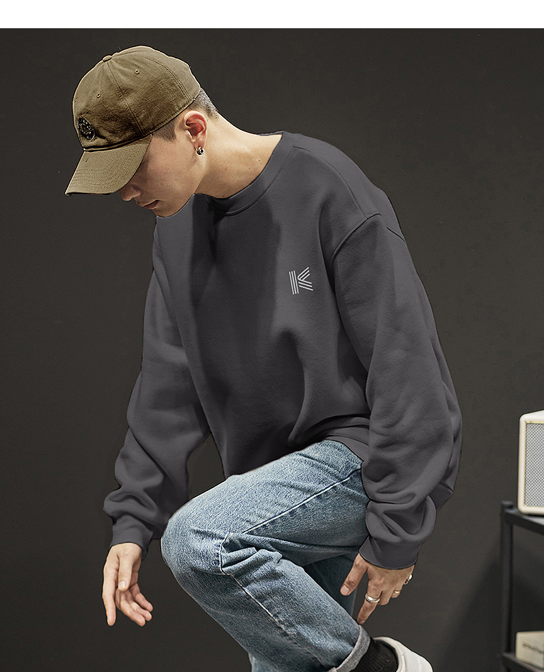 トレーナー　メンズ シンプル刺繍入りゆったりトレーナー