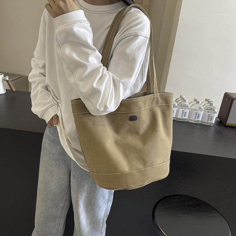 キャンバストート シンプル小ぶりバケツ型トート