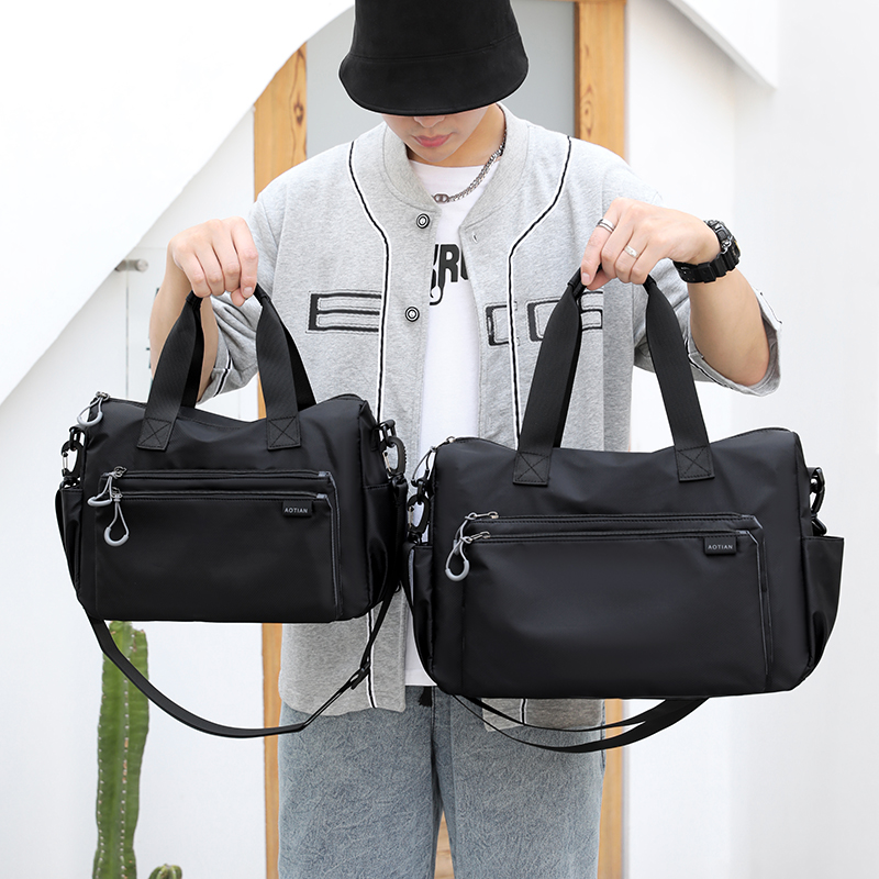 キャンバストート 都会派多機能ショルダートート