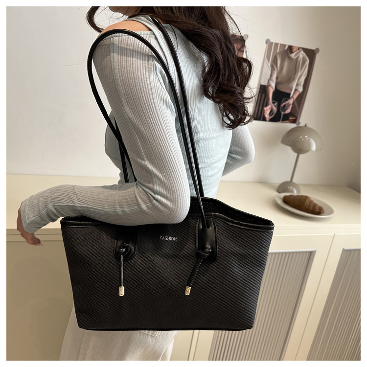 https://fulmo-img-server.com/totebase/11ffd9a6-5ef1-4c9d-be25-6c0a681a6629.jpg