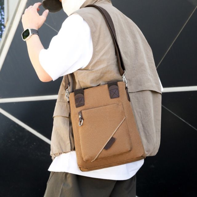キャンバストート スタイリッシュポケット付きショルダートート