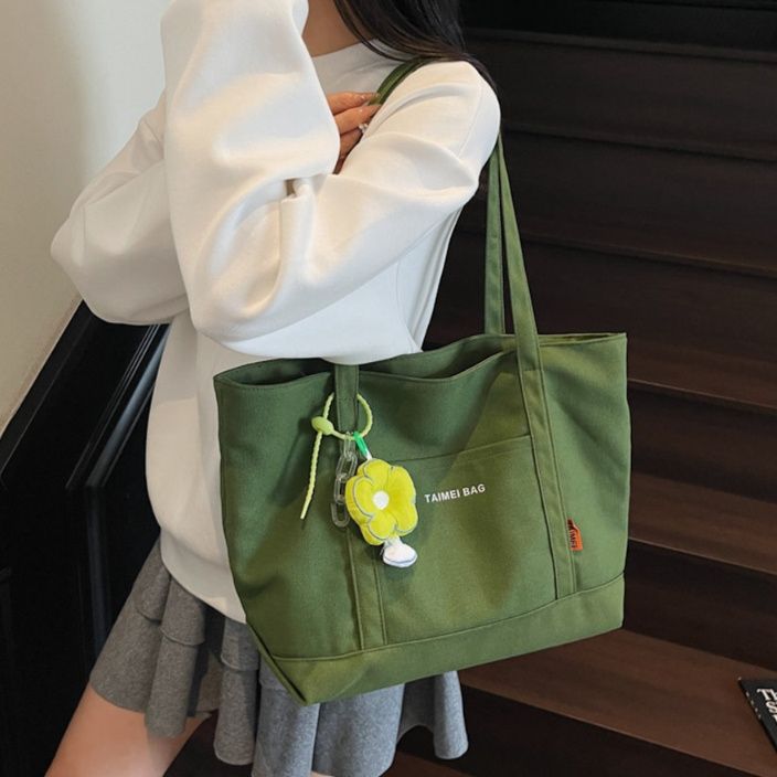 キャンバストート 花チャーム付き大容量キャンバストート