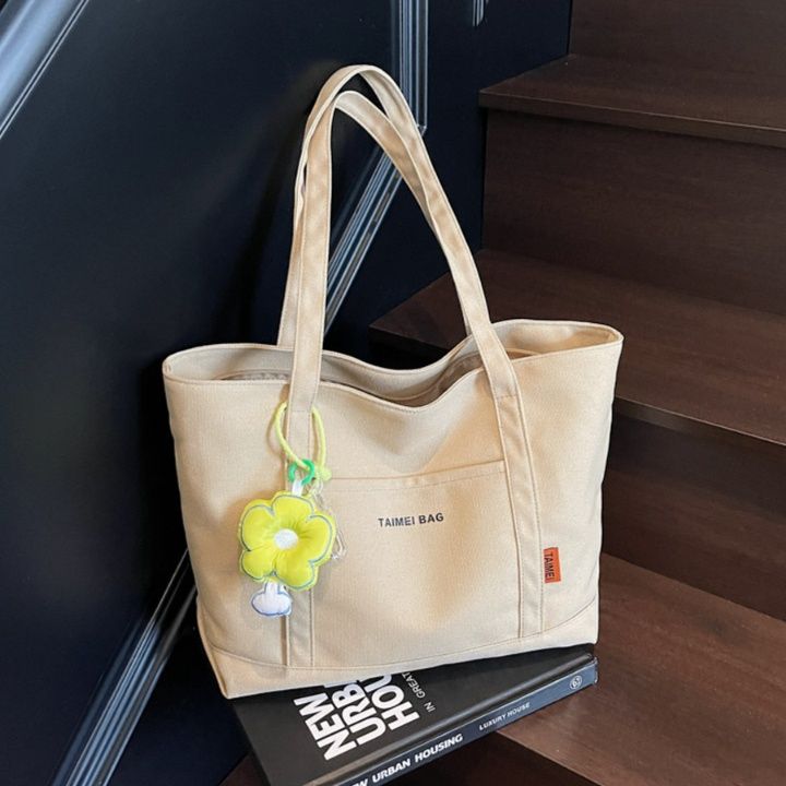 キャンバストート 花チャーム付き大容量キャンバストート