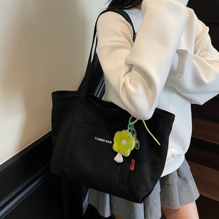 キャンバストート 花チャーム付き大容量キャンバストート