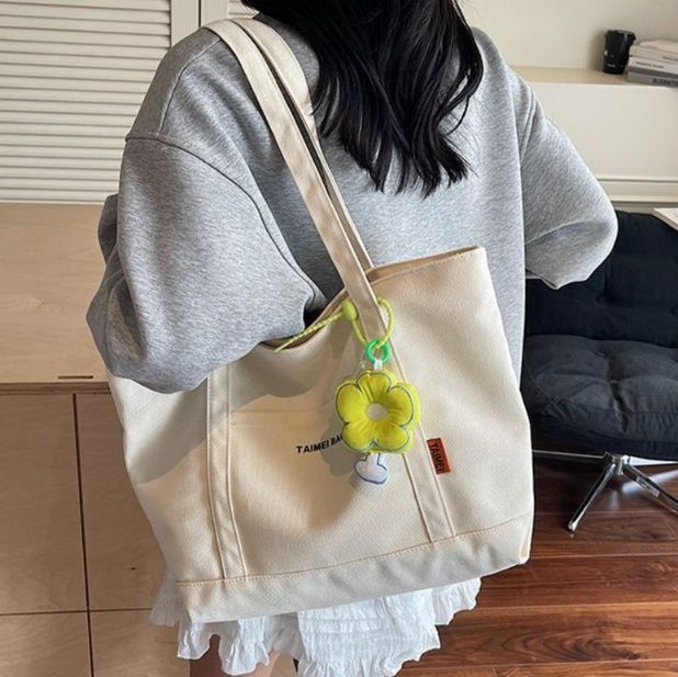 キャンバストート 花チャーム付き大容量キャンバストート