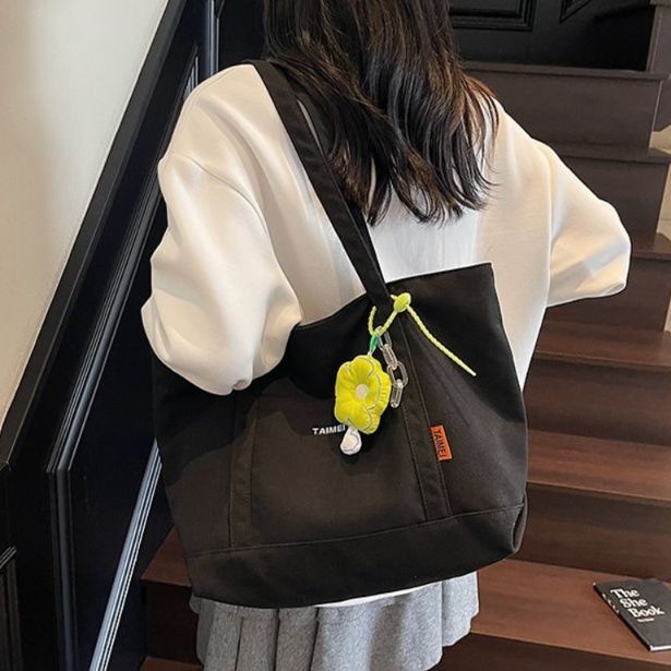 キャンバストート 花チャーム付き大容量キャンバストート